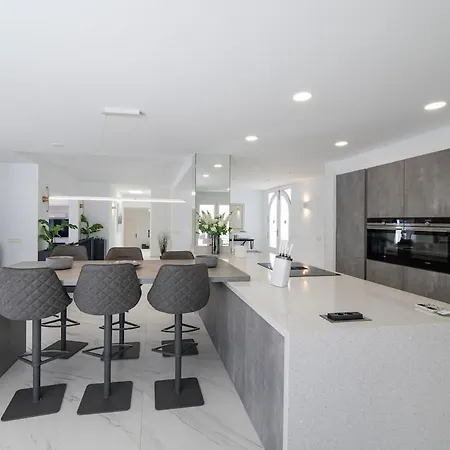 Casa Leon, Exceptional 6 Bed 卡门港