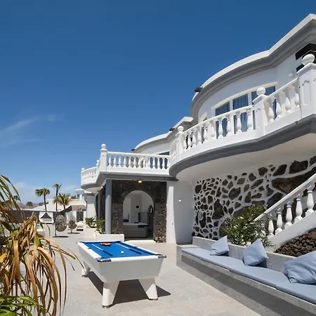 Casa Leon, Exceptional 6 Bed * Puerto del Carmen (Lanzarote)