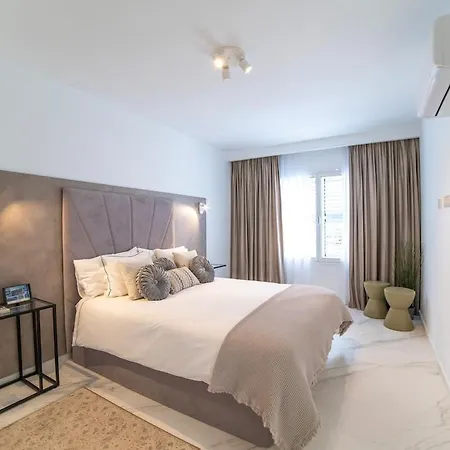 Casa Leon, Exceptional 6 Bed Puerto del Carmen (Lanzarote)